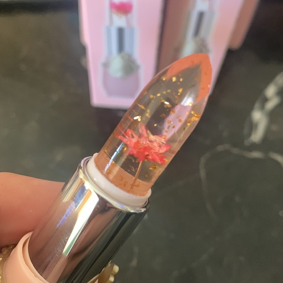 ✨Brand New Colour Changing Lip colour✨ - Picture 7 of 9